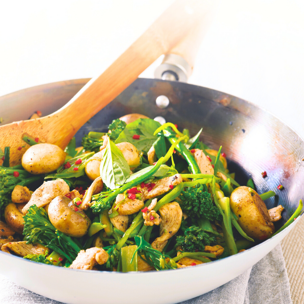 MUSHROOM, CHICKEN & ASIAN GREEN STIR-FRY